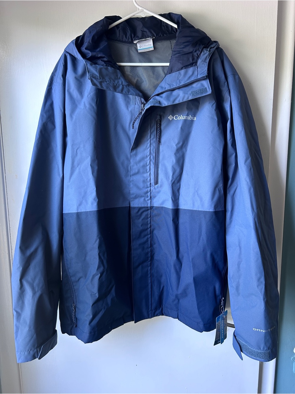NWT Columbia Men's Two-Tone Blue Hooded Raincoat Windbreaker
